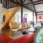 Manoir De La Peylouse Bed & Breakfast